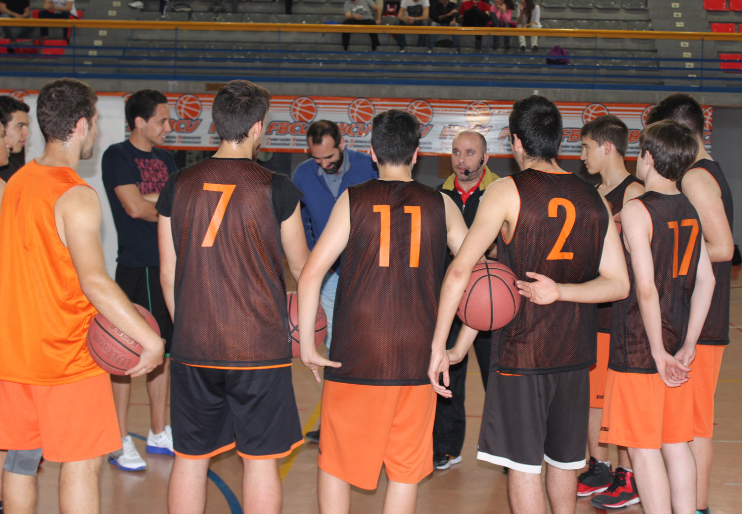 Defensa al poste bajo: situaciones 1×1 y 2×1