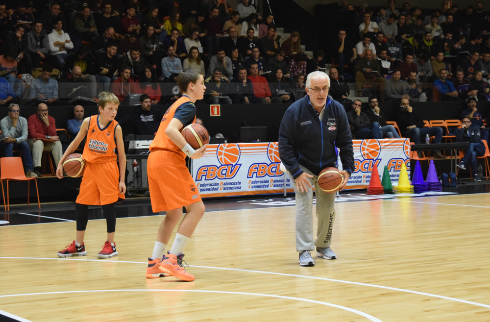 Entrenando Minibasket con Maurizio Cremonini