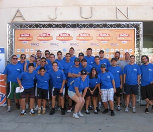 La NBA Fan Zone inundó Benidorm