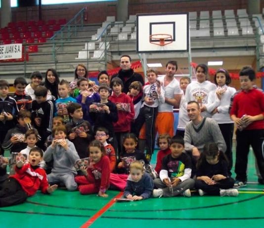 El C.B. Joventut Xàbia celebró la actividad Enamórate del baloncesto