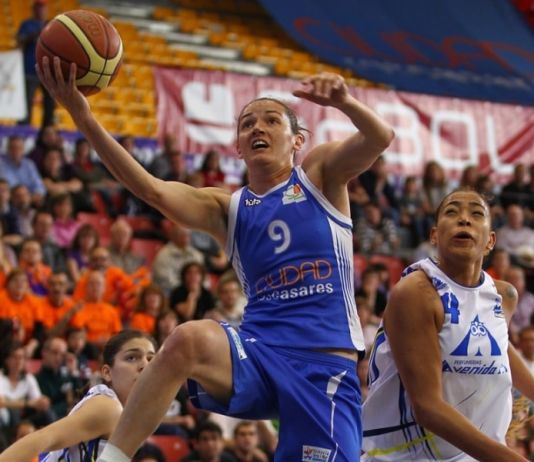 Ciudad Ros Casares consigue la primera victoria en la Final (74-72)