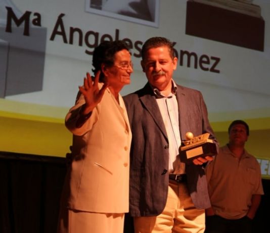 Ángela Gómez recibe el Reconocimiento Especial FBCV