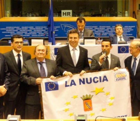 La Nucía recibe el galardón de Ciudad Europea del Deporte 2012