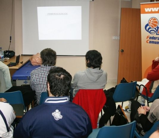 Víctor Bayarri enseñó cómo afrontar una emergencia médica