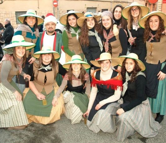 El C.B. Teixereta ayudó a SS.MM. Los Reyes Magos en la Cabalgata de Ibi