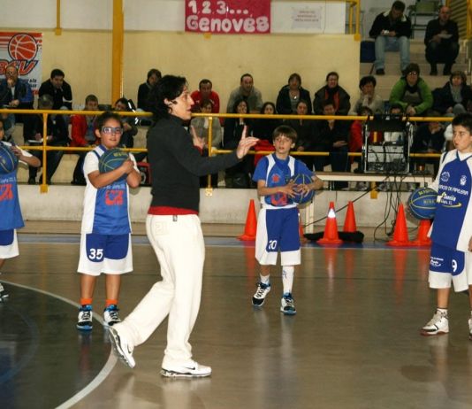 Ana Belén Álvaro mostró cómo crear hábitos en la categoría minibasket