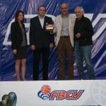 Jose Mª Pizcueta Mateu recibe el Trofeo Familia Arnau