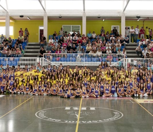 El C.B. Teixereta presentó a sus 200 jugadores/as