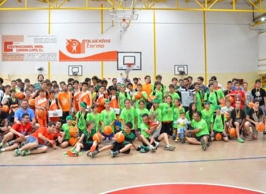 El Joventut triunfa en el Torneo Mini de Genovés