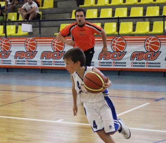 IR: Árbitro y oficial de mesa en todos los partidos