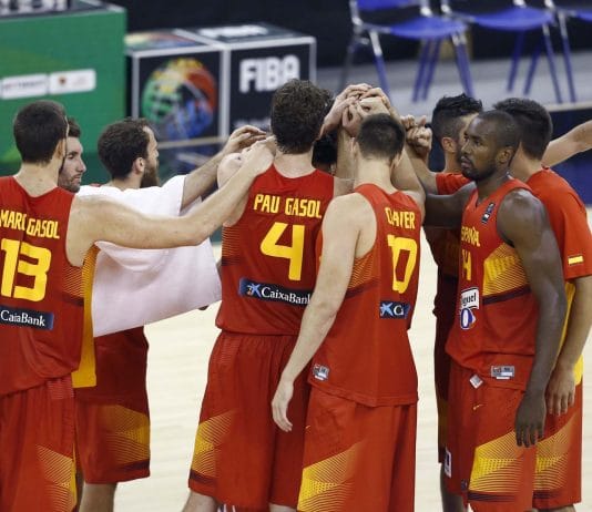 Partido 100 de Víctor Claver en una nueva victoria de España