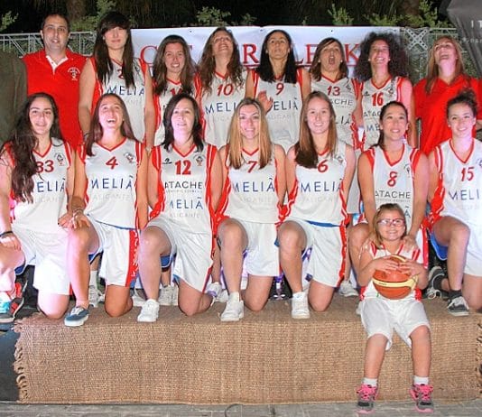 C.B.F. Akra Leuka presentó sus equipos