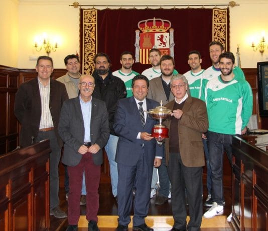 La Diputación también recibe la Copa