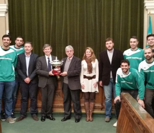 El Amics entrega la Copa a la ciudad