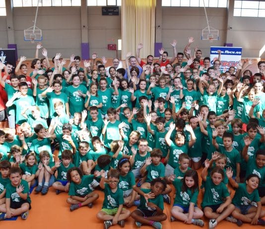 Maite Girau visita las Escuelas de Verano FBCV