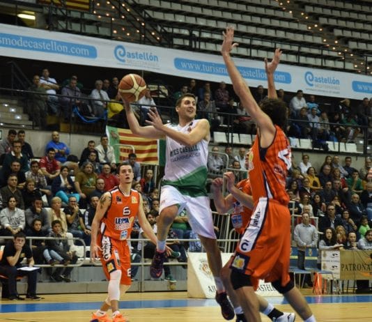 El Amics prolonga su sueño ganando al Leyma Coruña