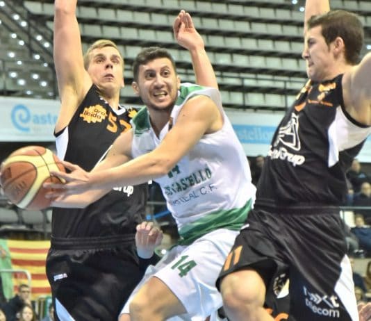 Amics acaricia la permanencia y triunfo vital para Picken Claret