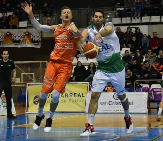El TAU Castelló cae en el tramo final ante Araberri (81-83)