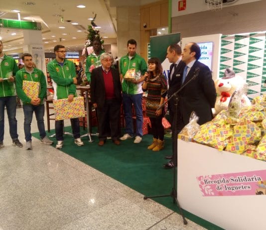 Entrega de juguetes del TAU Castelló
