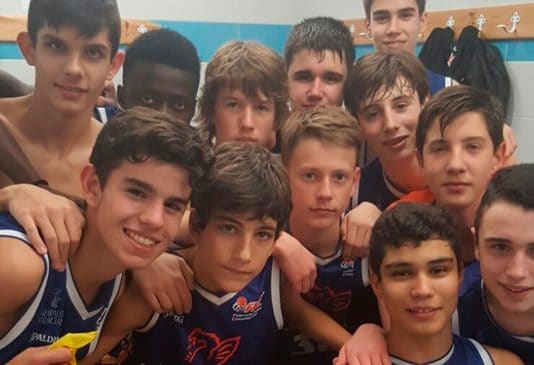 Tres selecciones clasifican para las semifinales
