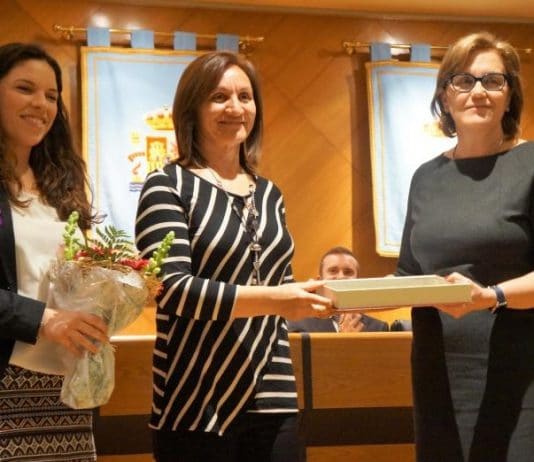Homenaje a Consuelo Escrivà por su compromiso con el deporte femenino