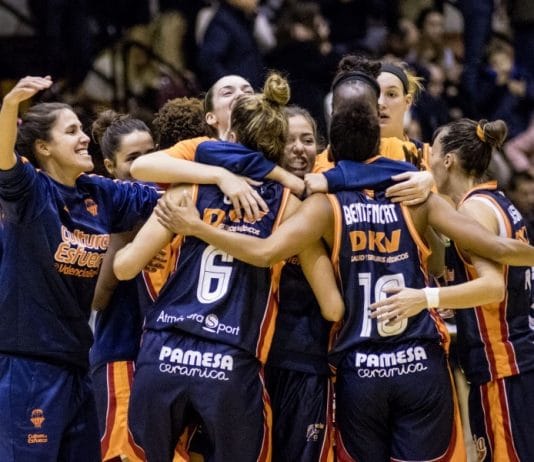 Valencia BC se lleva el derbi en un Pabellón lleno