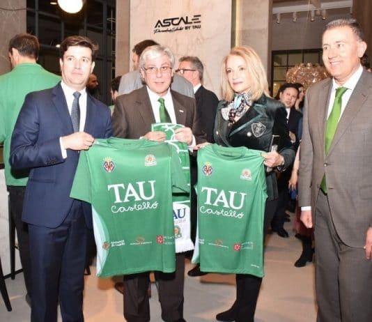 TAU Castelló visita el stand de su patrocinador