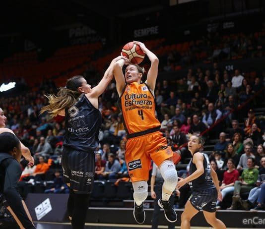 Anna Gómez y Carles Biviá brillan en las Competiciones FEB