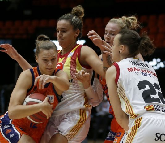 LF Endesa: Gran imagen y tercera victoria de Valencia Basket
