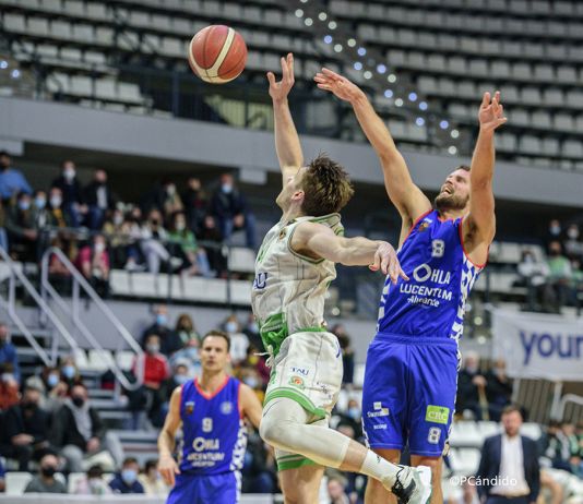 HLA Alicante gana el derbi y empata en la clasificación