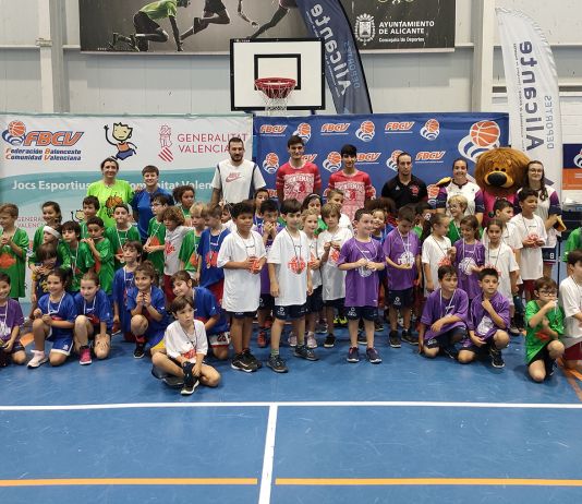 Los prebenjamines disfrutaron de un Día del Mini en Alicante