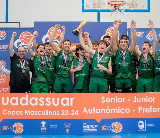CB Escolapias levanta la Copa Senior Autonómica