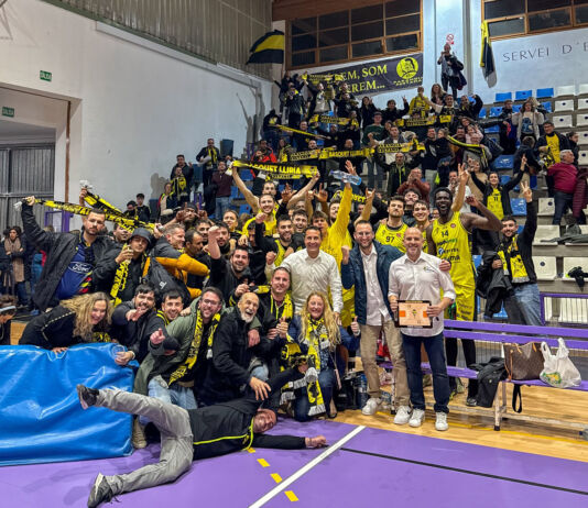 Segunda FEB: Nadunet Refitel Llíra se lleva el derbi entre debutantes