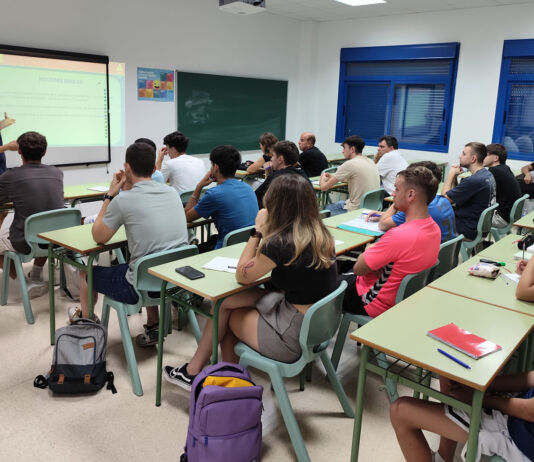 Comencen els cursos per a formar als nous àrbitres i of. de taula