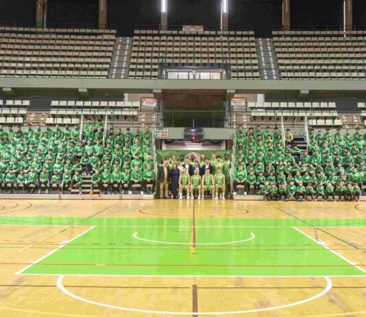 Amics Castelló presenta a sus 20 equipos