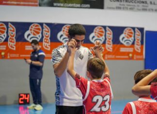 Comparte tu pasión por el baloncesto: hazte entrenador/a