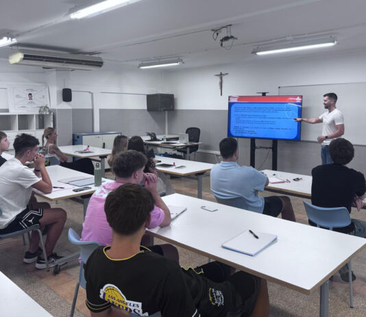 Primeras clases para los futuros árbitros y oficiales de mesa